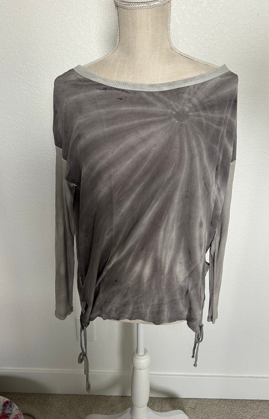 Chaser Gray Wash Tie Dye Crepe De Chine Ribbed Sleeve Lattice Top - M